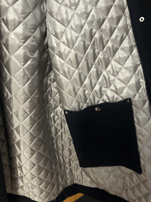 6CD51D2F-3740-4343-A23A-C30770D26C4D 1